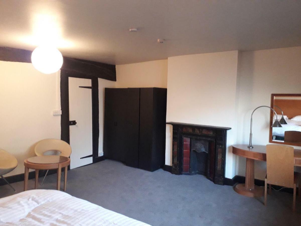 The Red Lion Apartment Newent Luaran gambar
